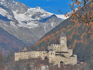 Die mächtige Burg Taufers